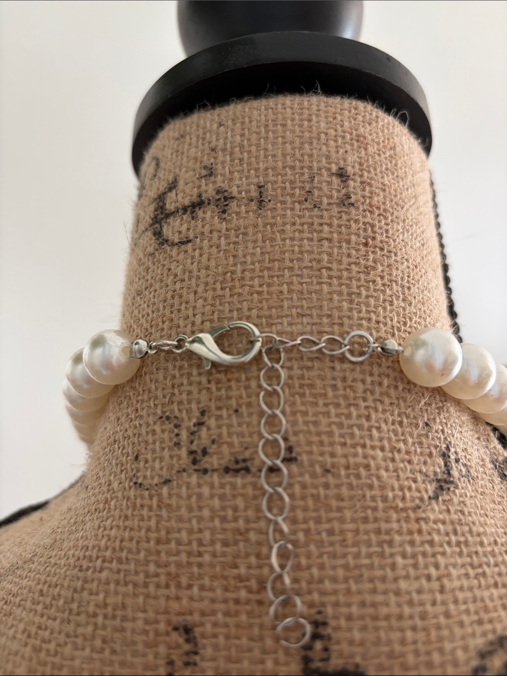 FABULOUS Cream Pearl Statement Necklace - Women Jewelry - Picture 7 of 8